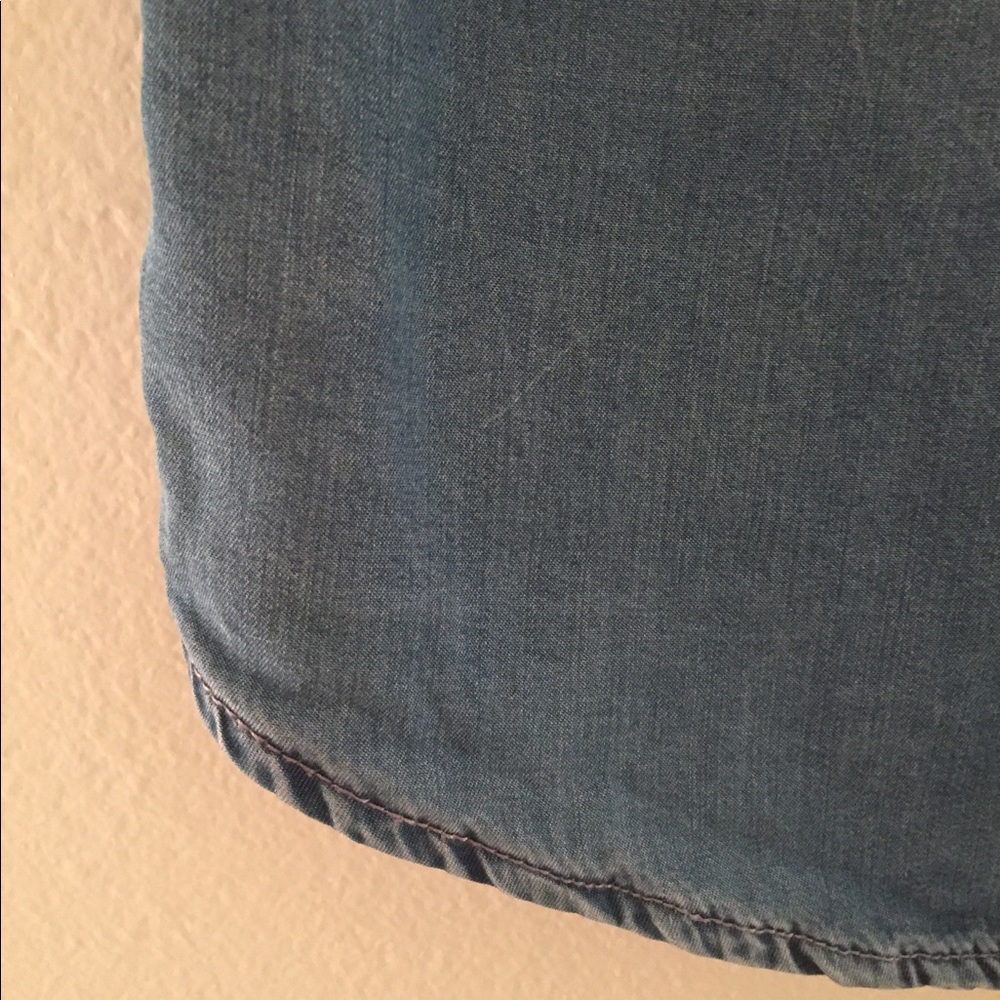Sleeveless chambray button down - Picture 5 of 7